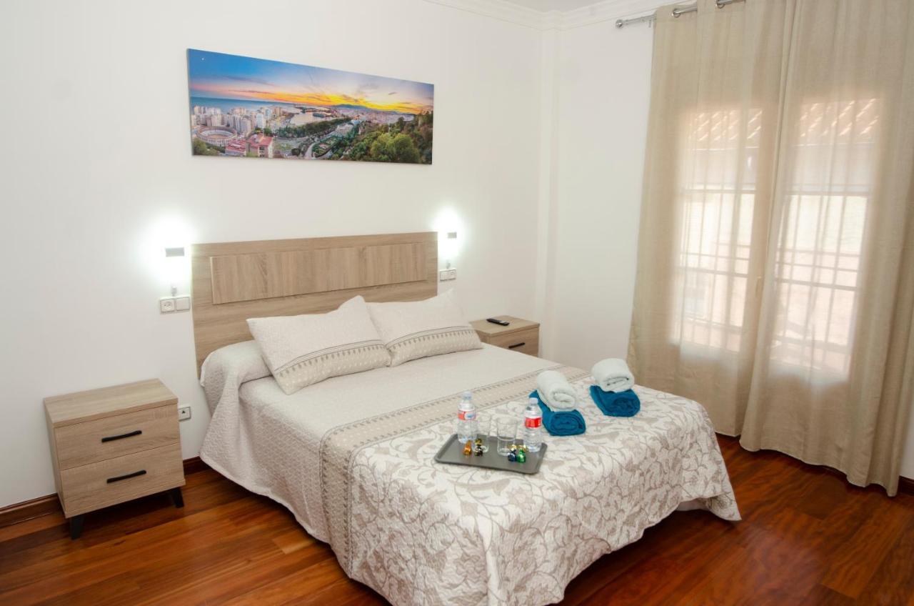 Casa Del Patio Andaluz Hotel Malaga Bagian luar foto
