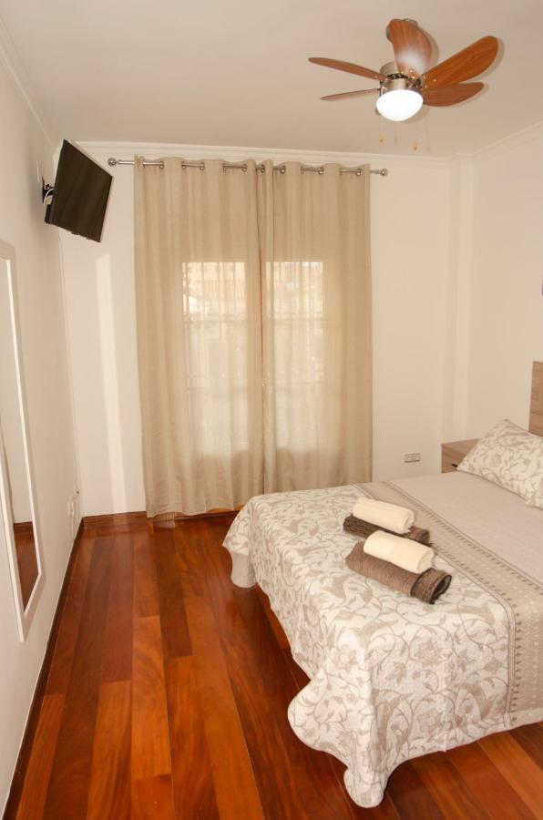Casa Del Patio Andaluz Hotel Malaga Bagian luar foto